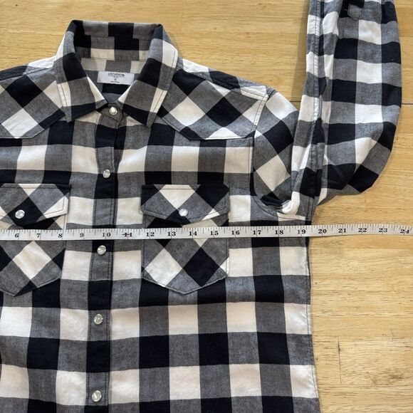 UNTUCKit For Her Holden Buffalo Check Plaid Flannel Shirt Size 6 Pearl Snap EUC - Picture 8 of 11